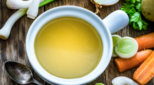 Consomme vs Broth: Clarity, Flavor & Best Uses