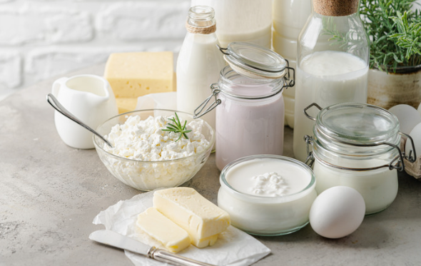 Farmers Cheese vs Cottage Cheese: Nutrition & Uses